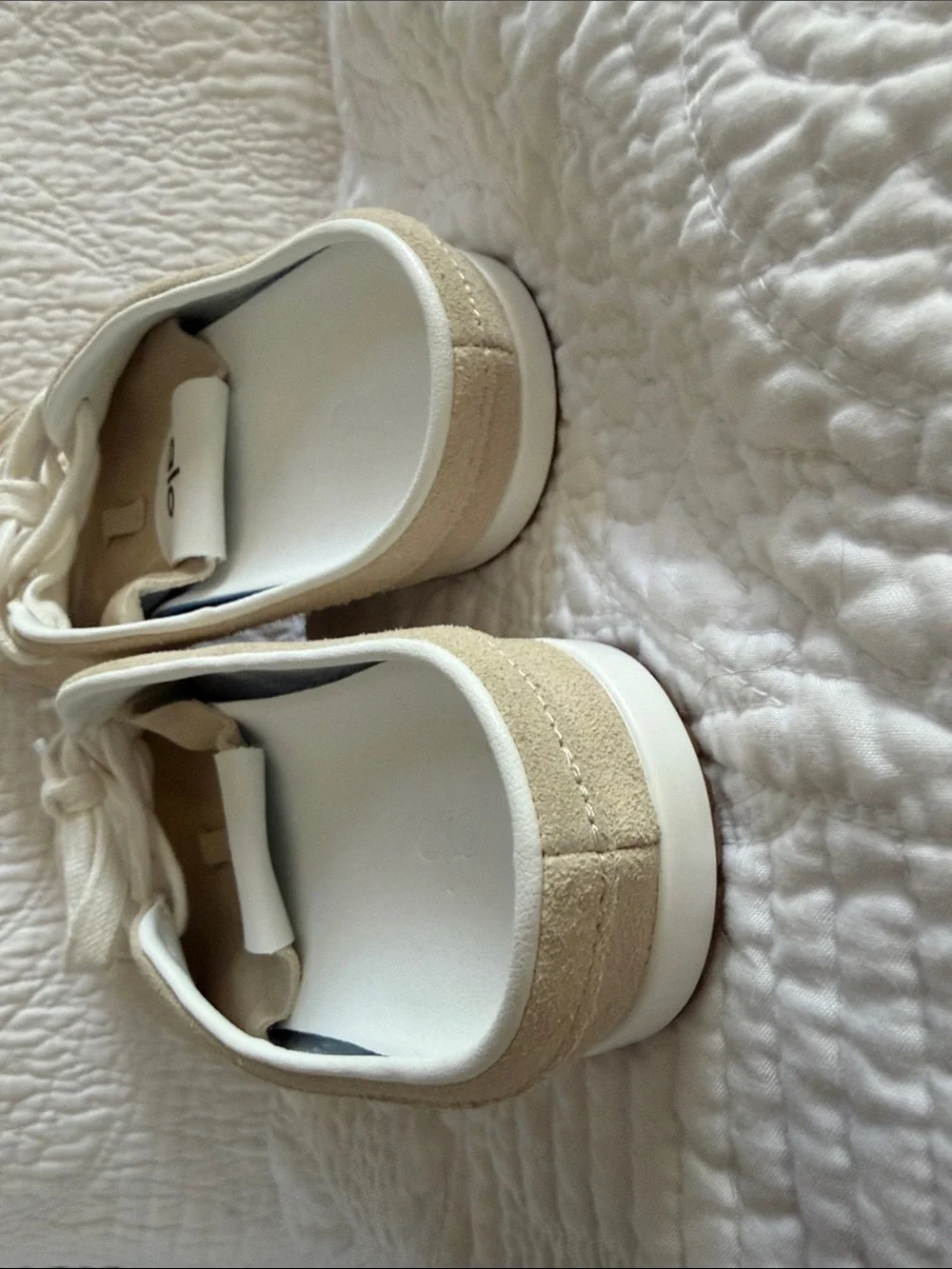 ALO Yoga alo beige